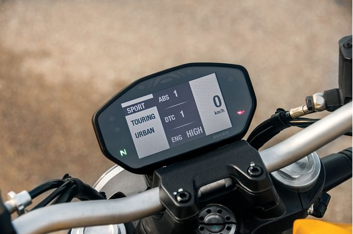 Ducati Monster 821 instrument cluster Ducati Monster 821 instrument cluster